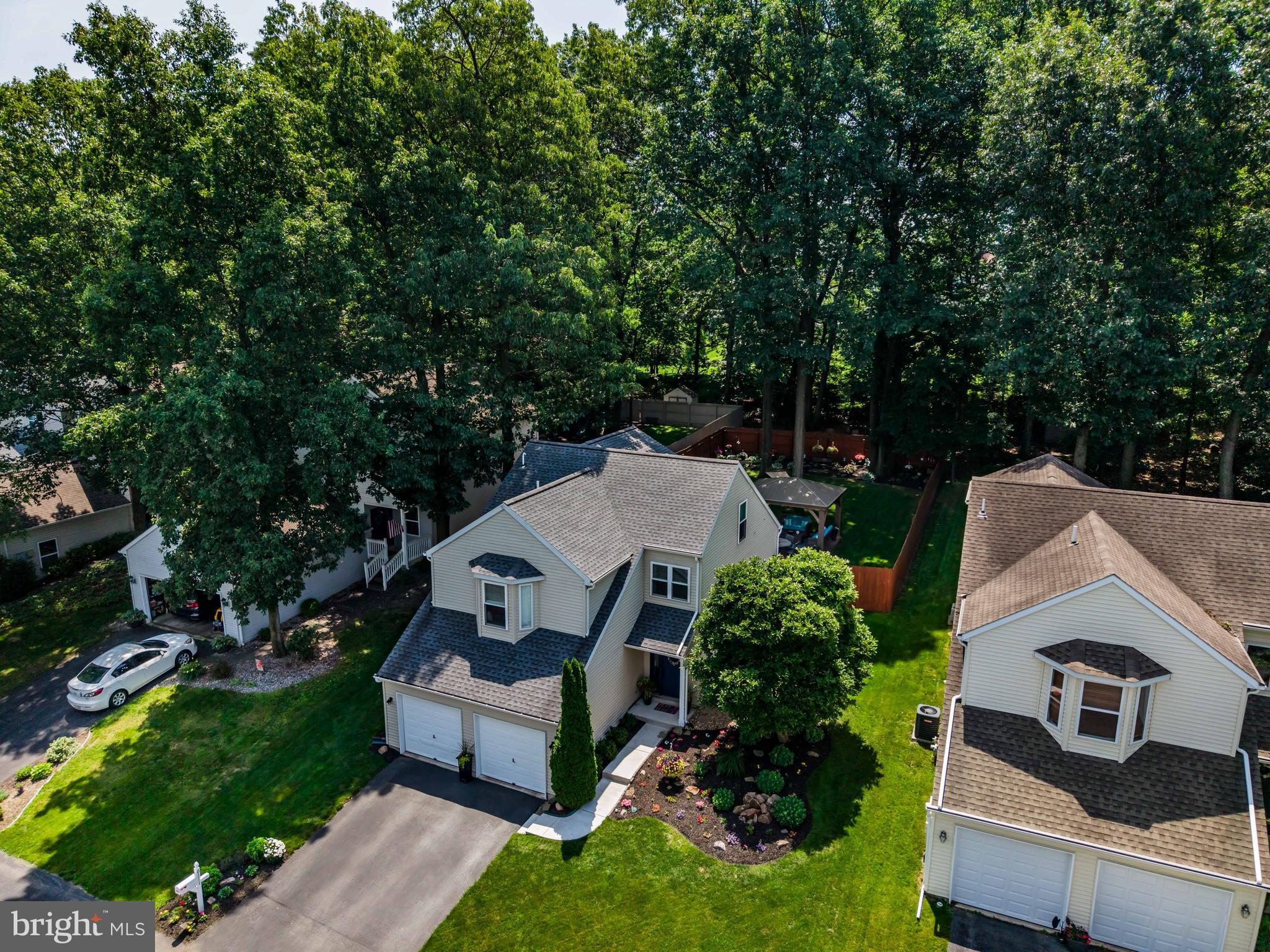 SUMMIT POINTE - Residential