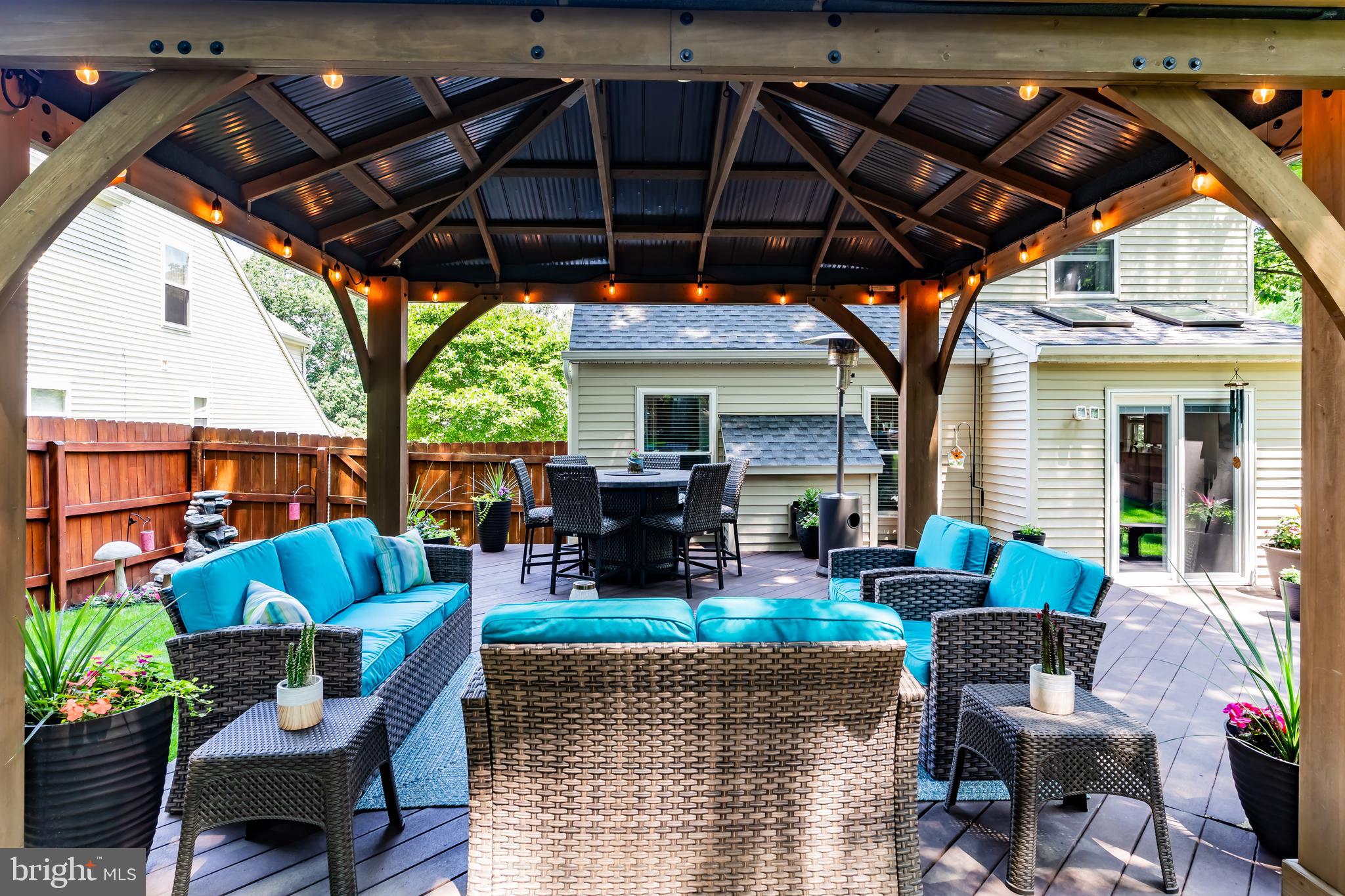 SUMMIT POINTE - Residential