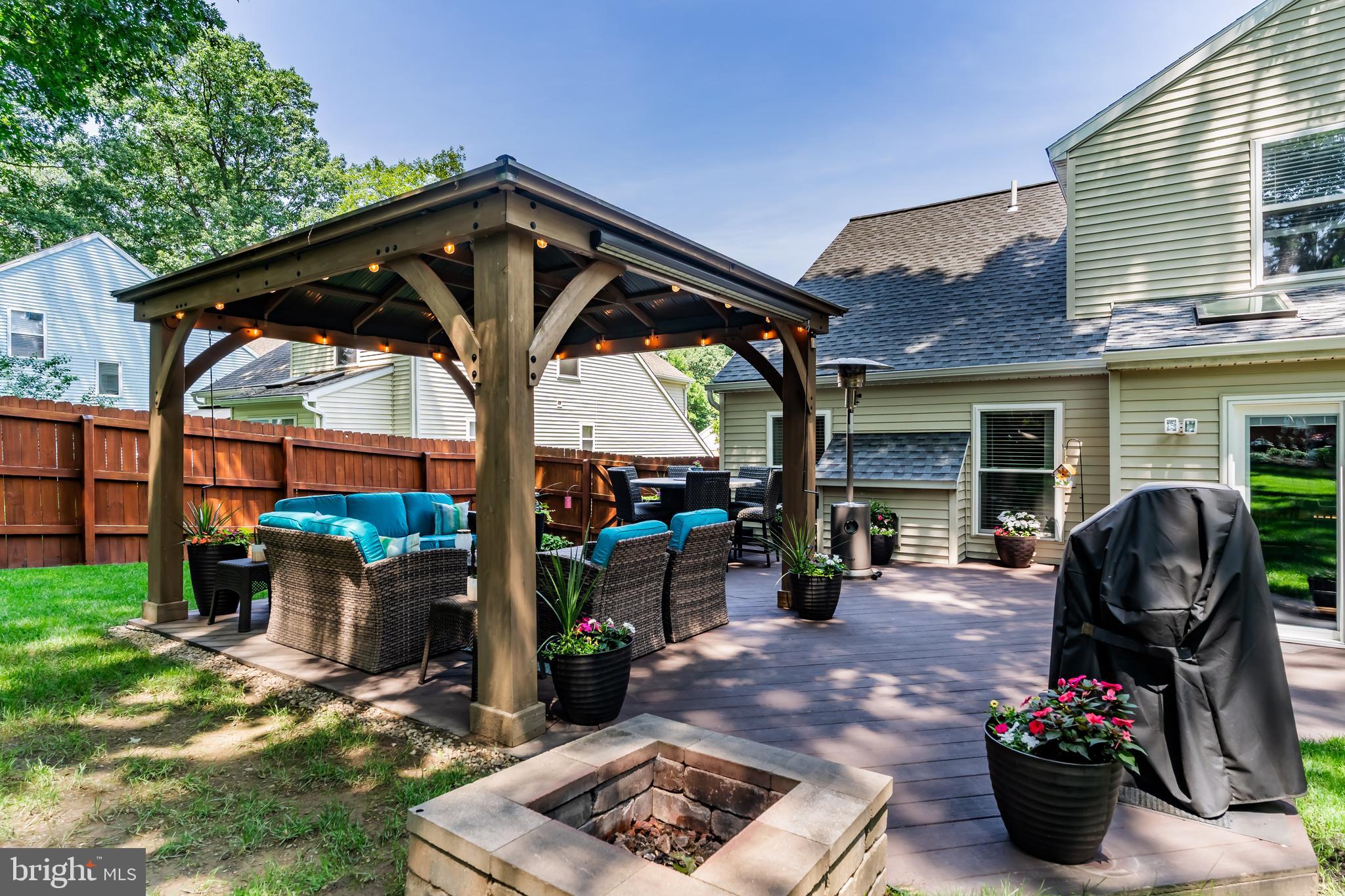 SUMMIT POINTE - Residential