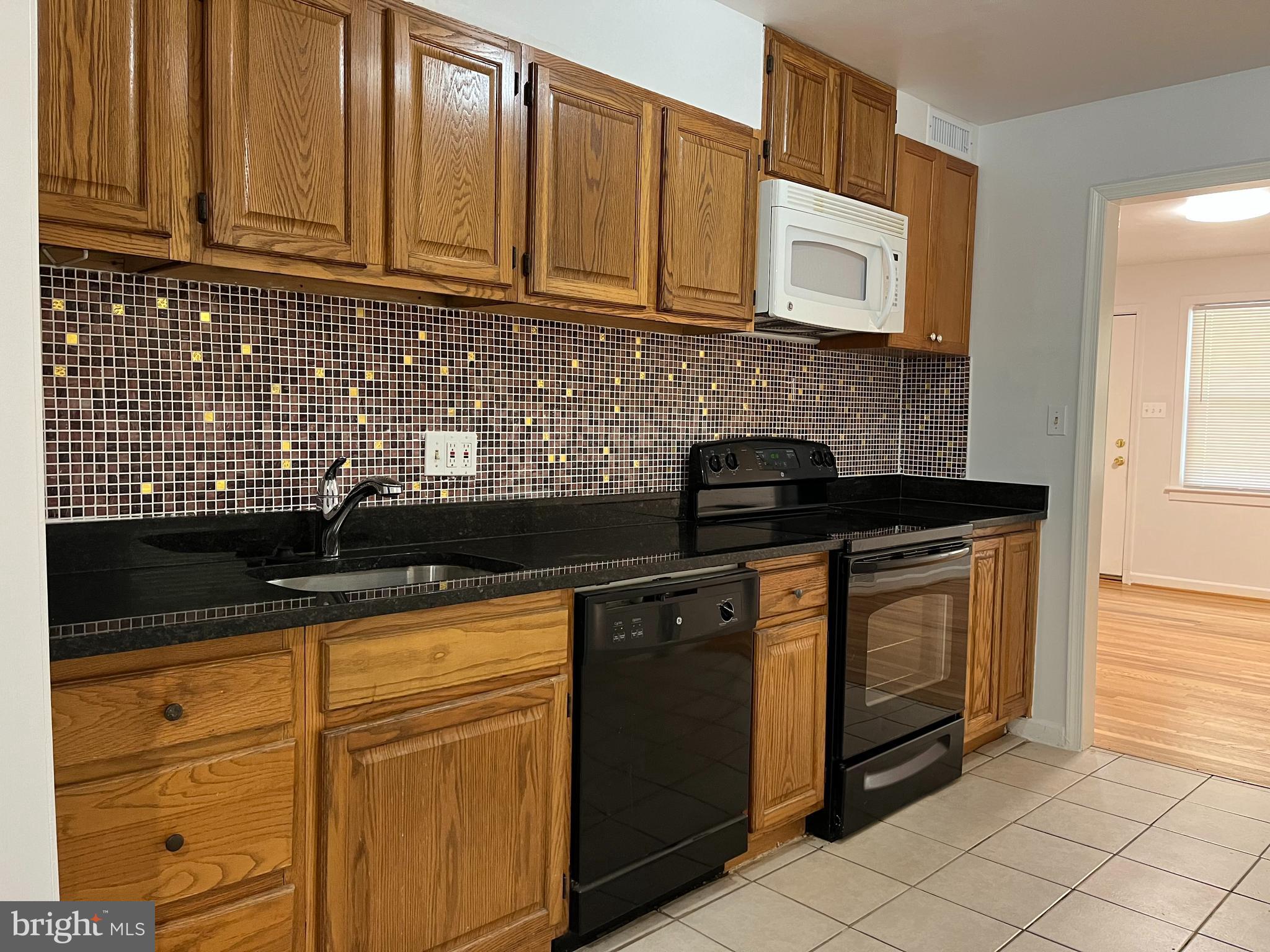 ROCKCREST - Residential Lease