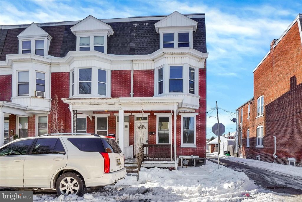 Photo of 60 N Tremont Street, YORK, PA 17403 (MLS # PAYK2097128)