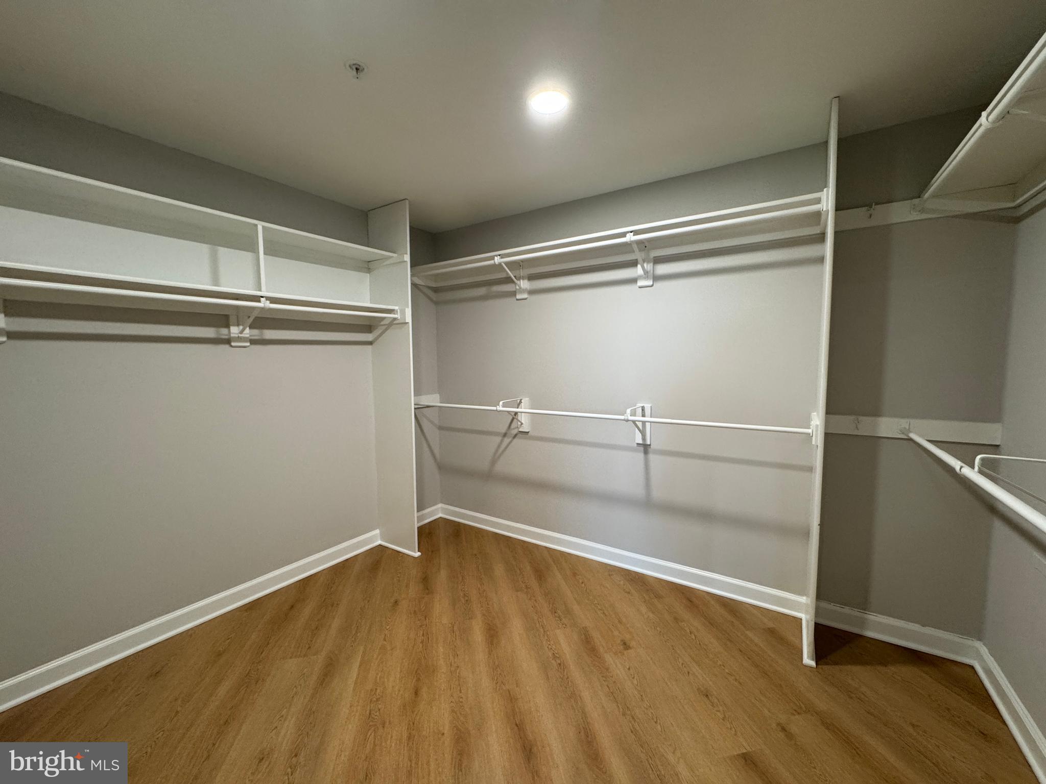 VIRGINIA SQUARE - Residential