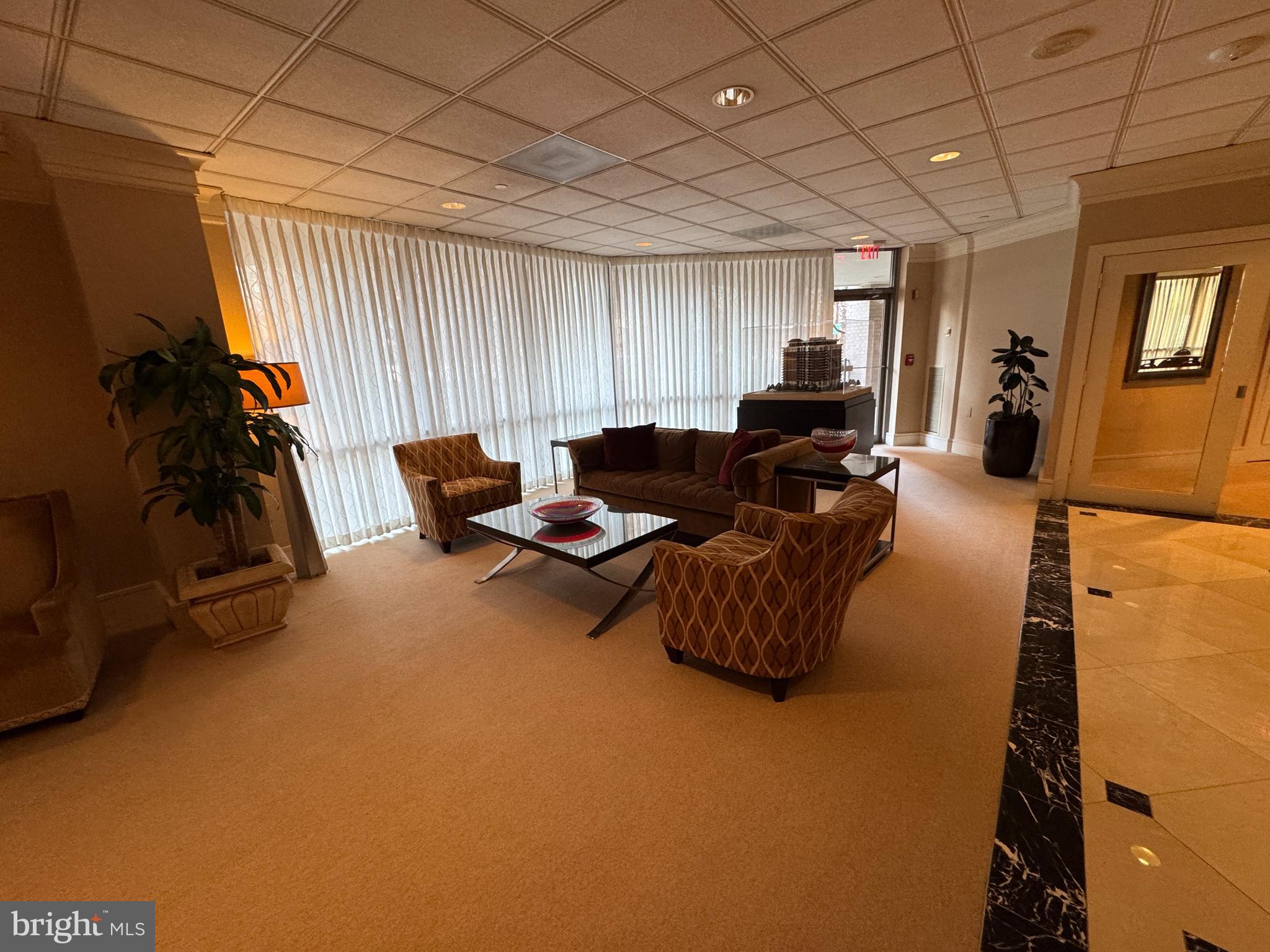 VIRGINIA SQUARE - Residential