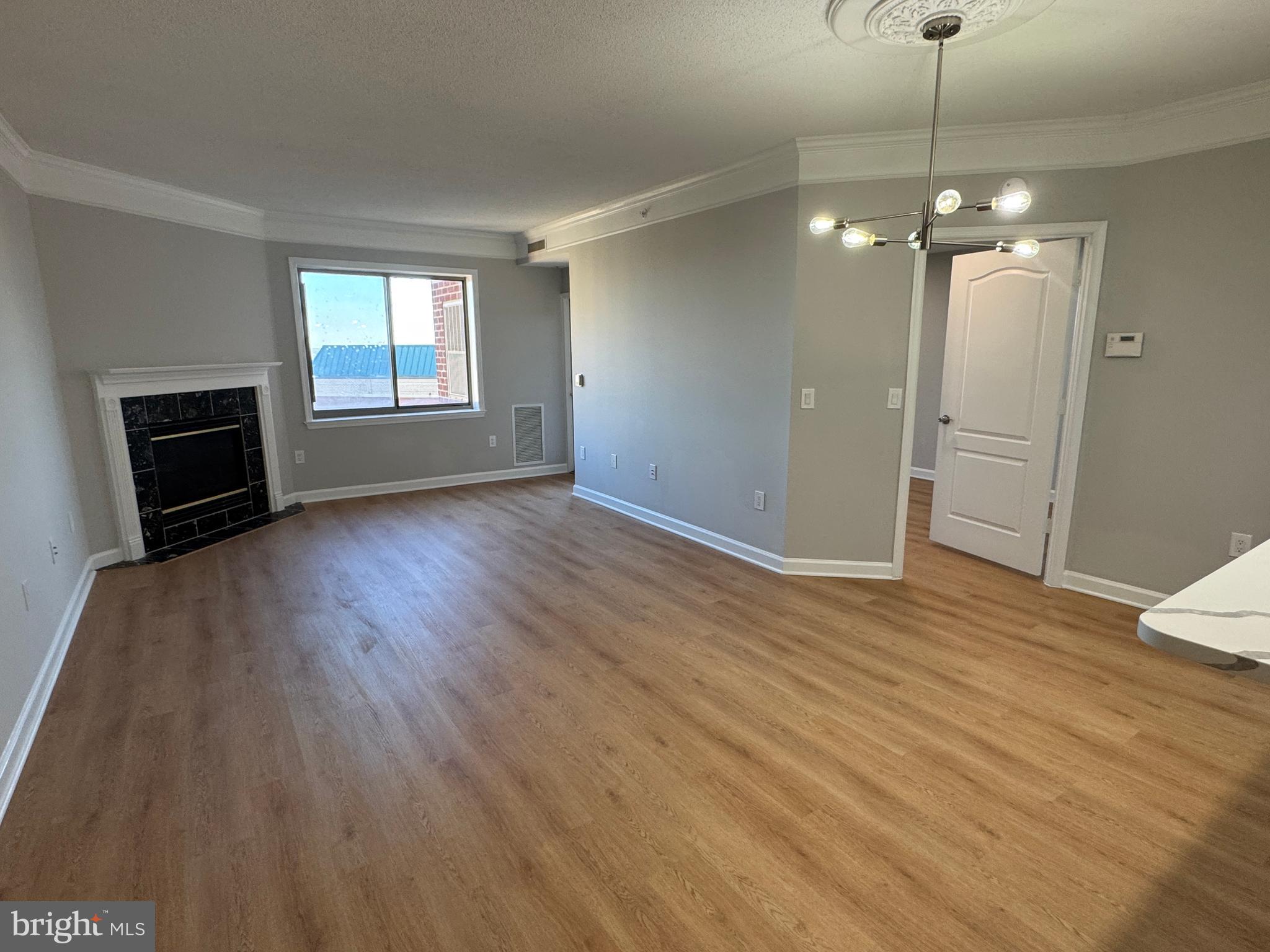 VIRGINIA SQUARE - Residential