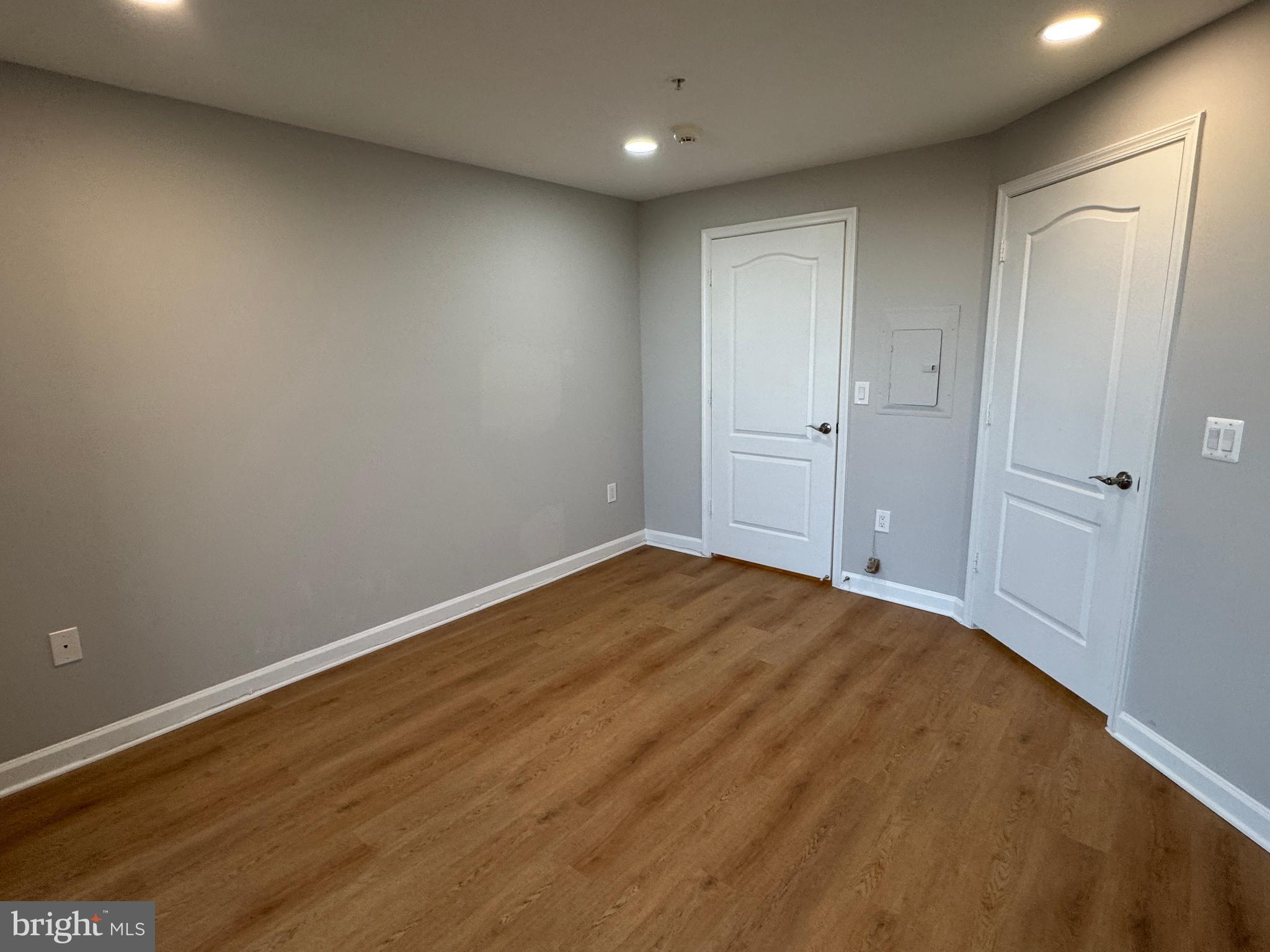 VIRGINIA SQUARE - Residential