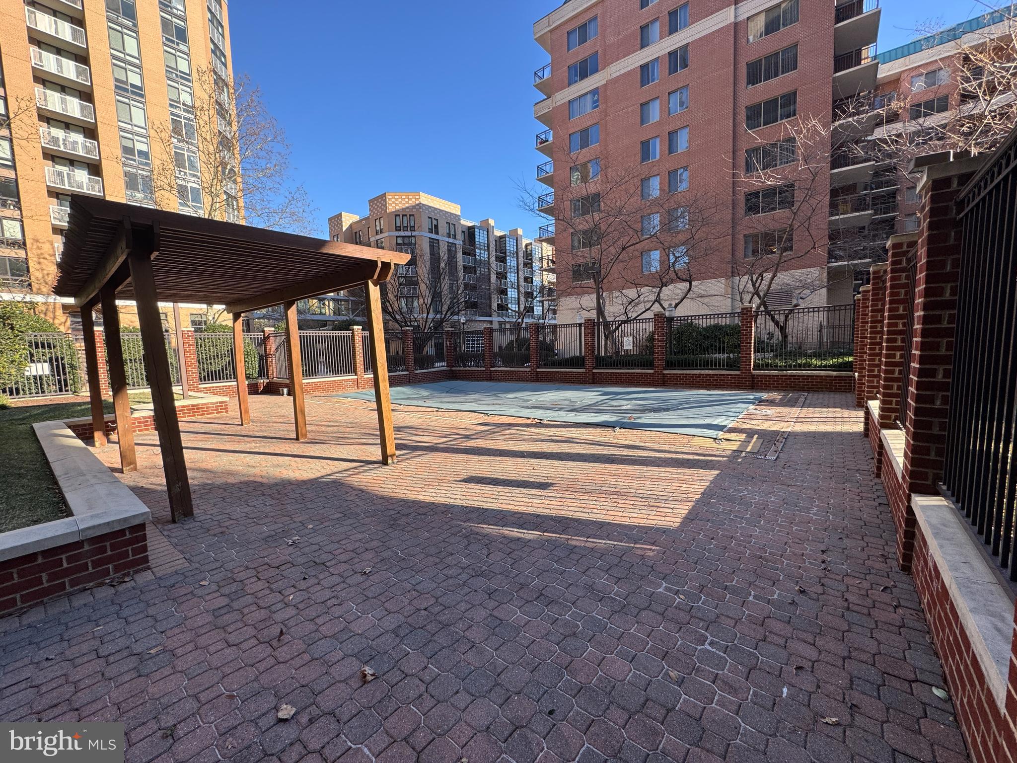 VIRGINIA SQUARE - Residential