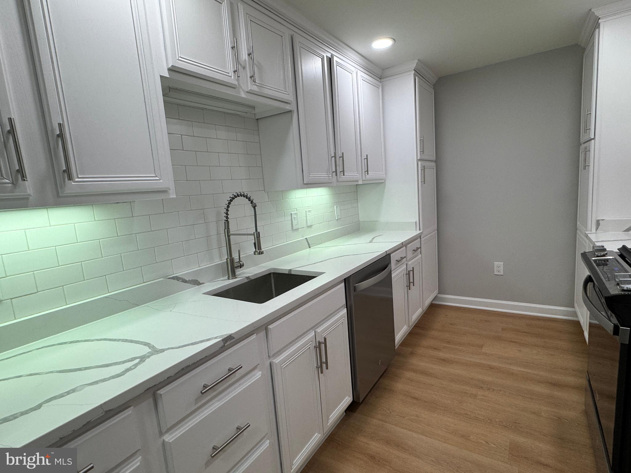 VIRGINIA SQUARE - Residential