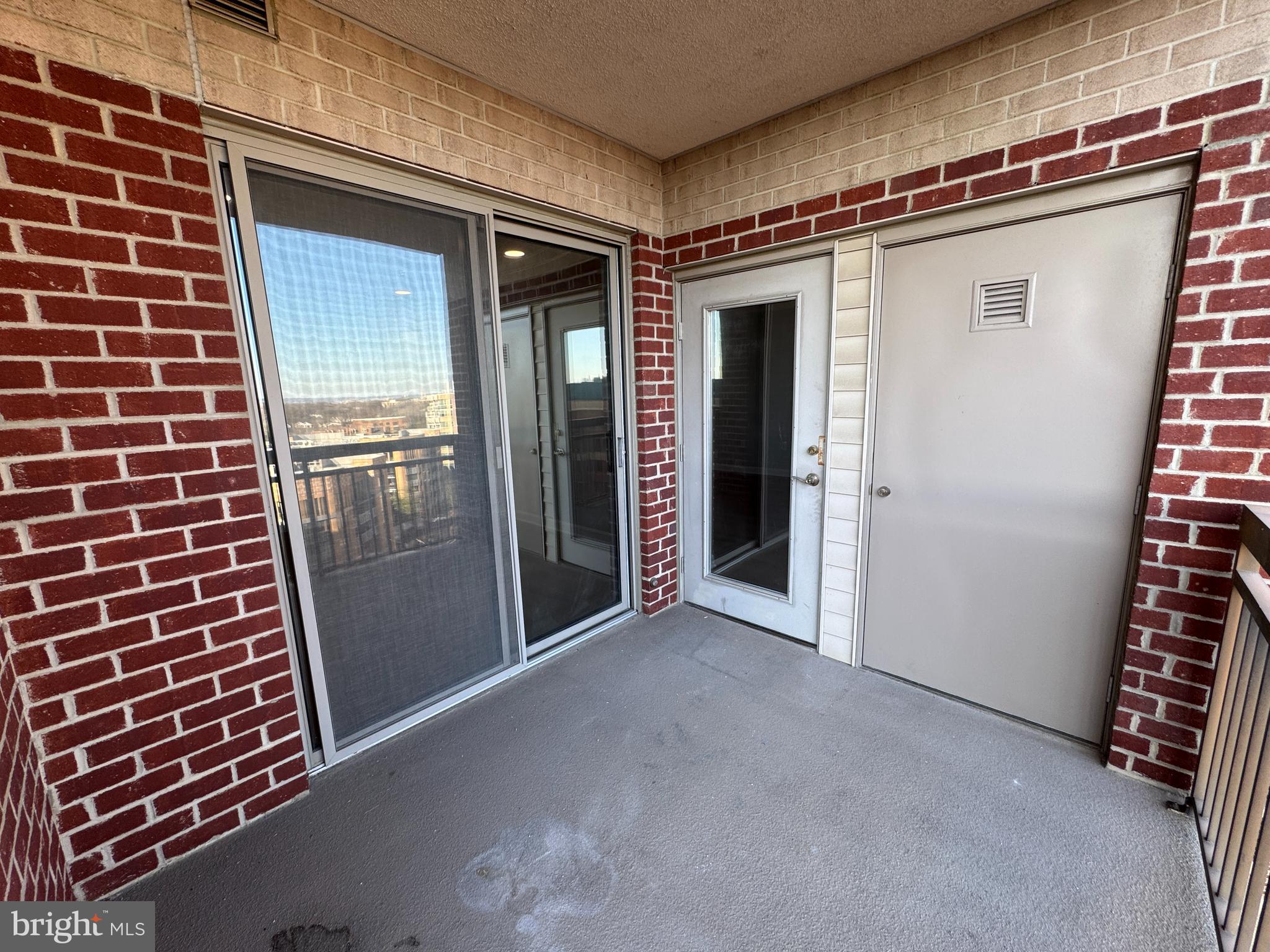 VIRGINIA SQUARE - Residential