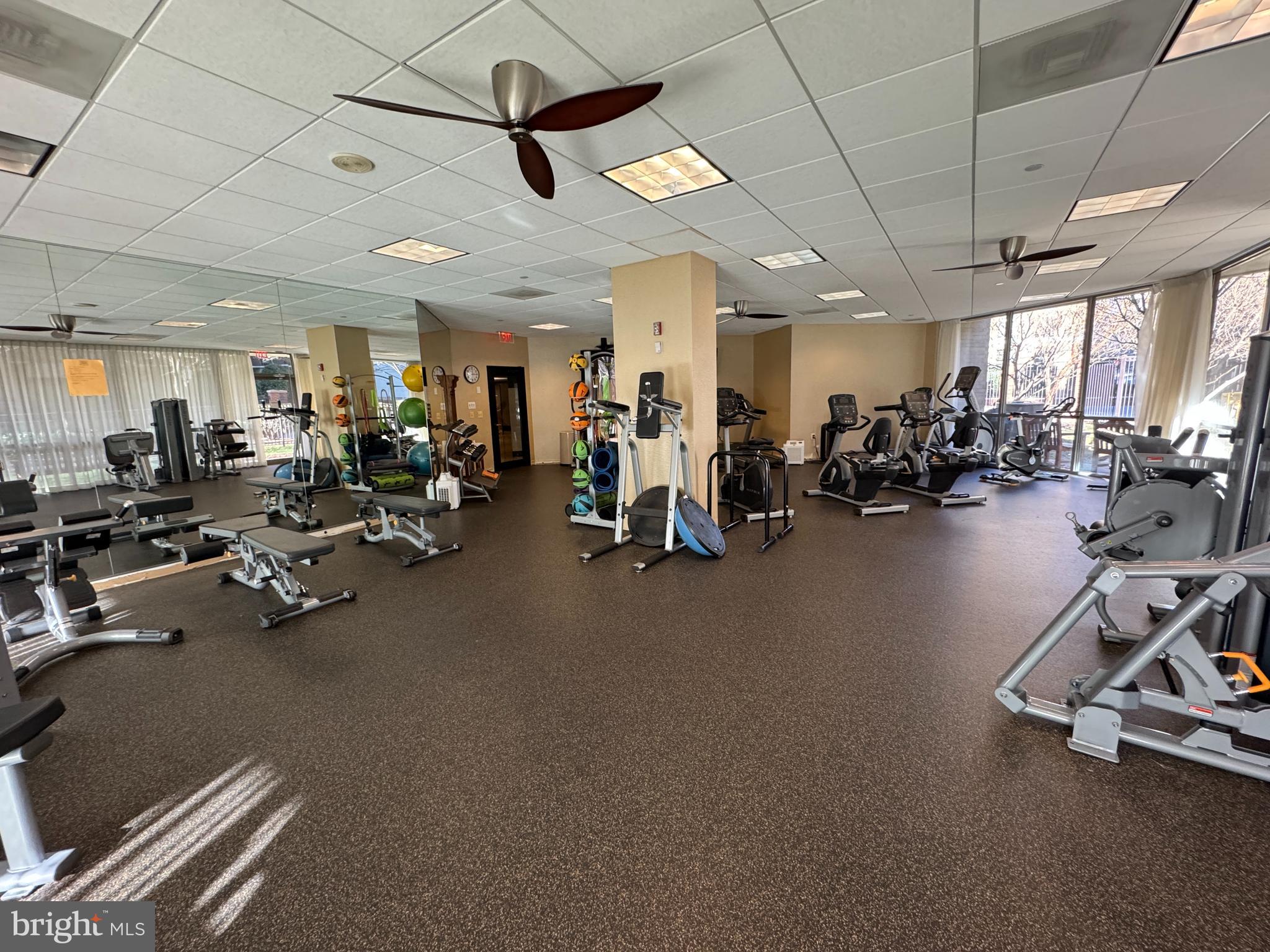 VIRGINIA SQUARE - Residential