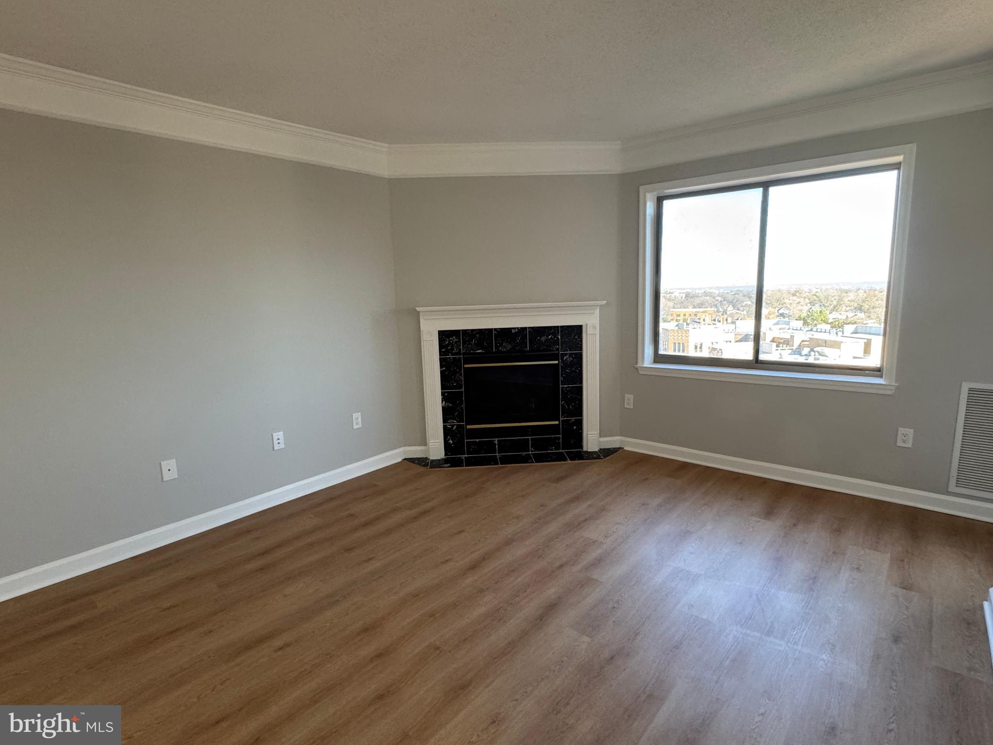 VIRGINIA SQUARE - Residential