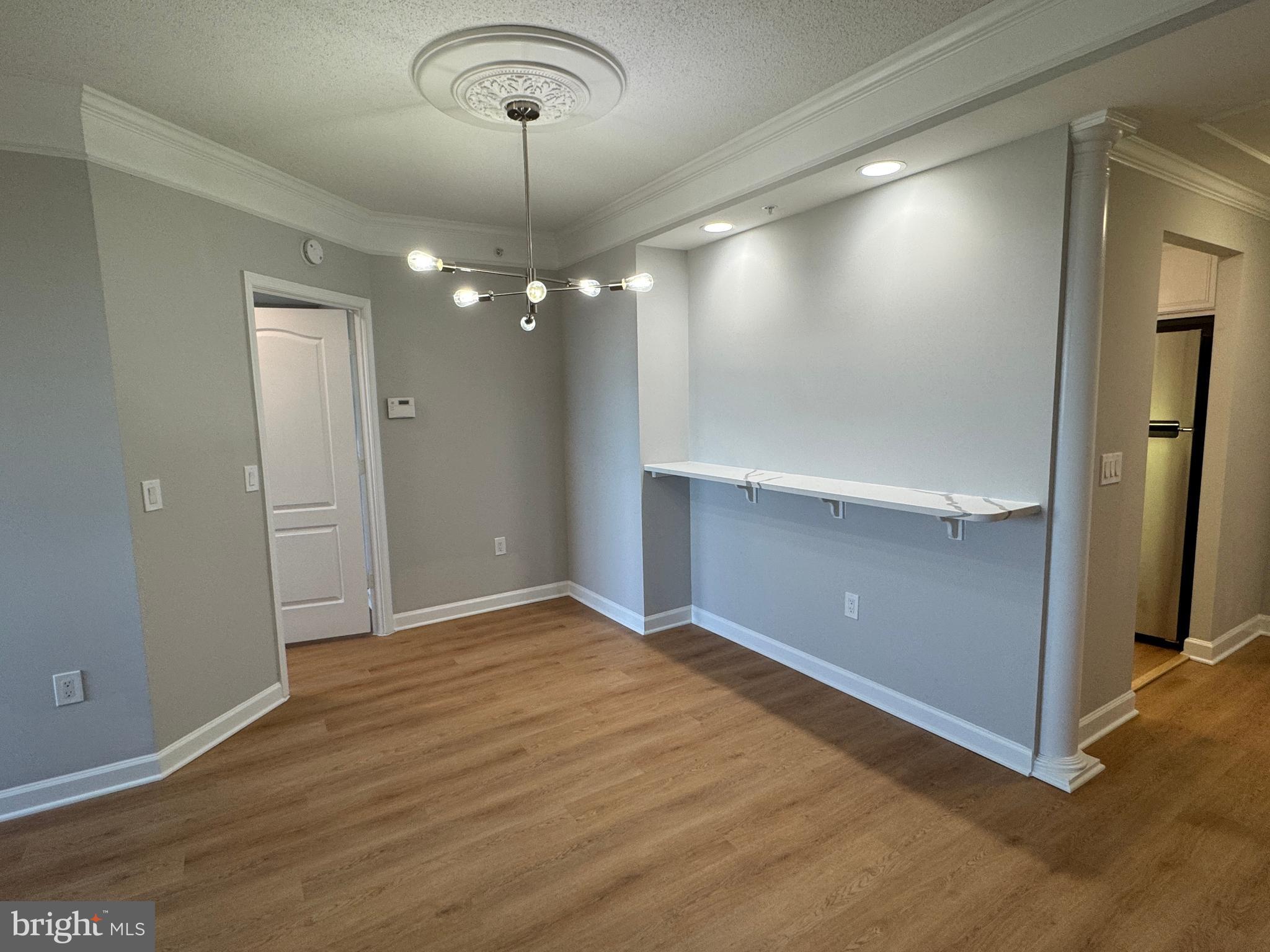 VIRGINIA SQUARE - Residential