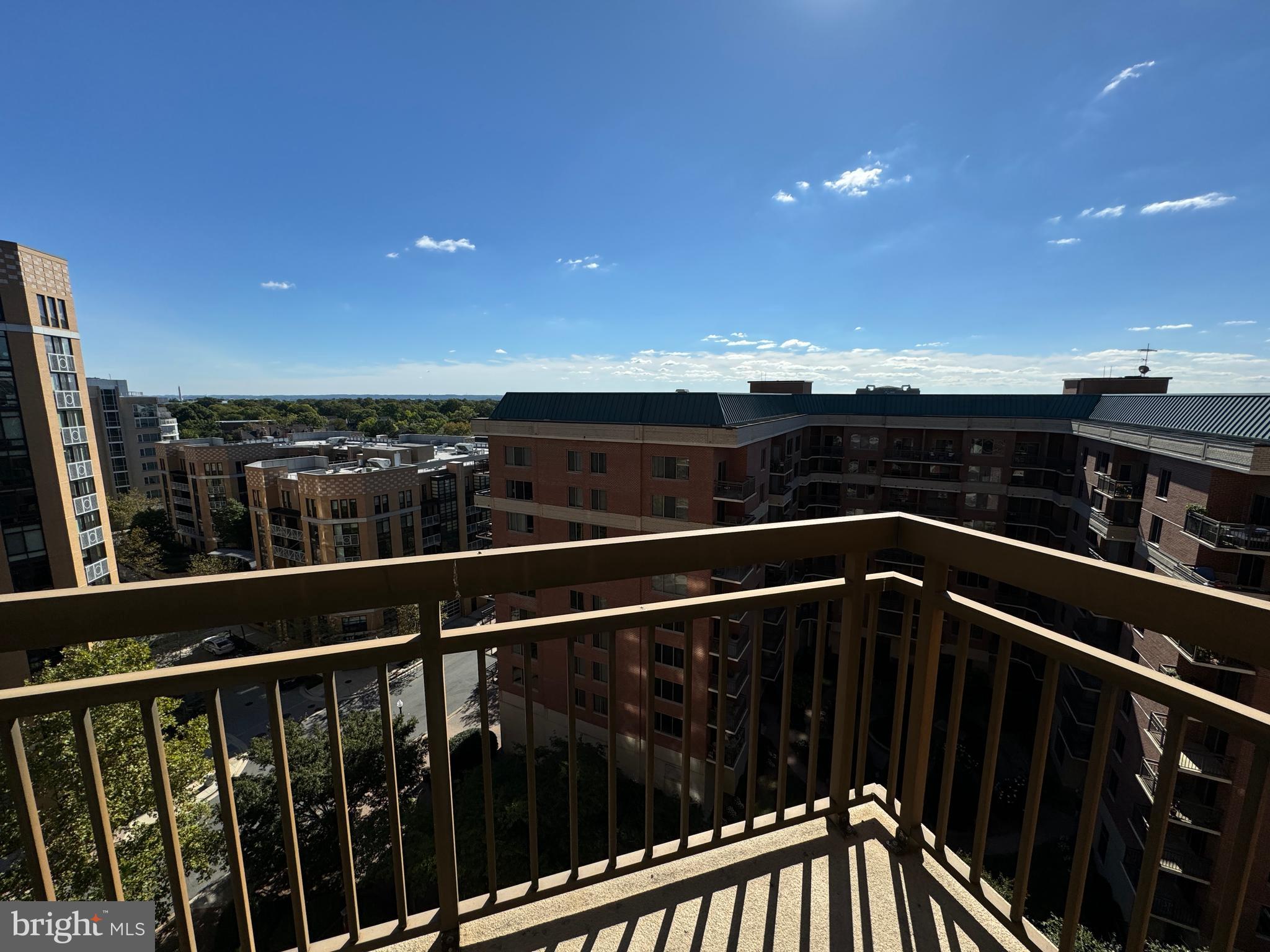 VIRGINIA SQUARE - Residential