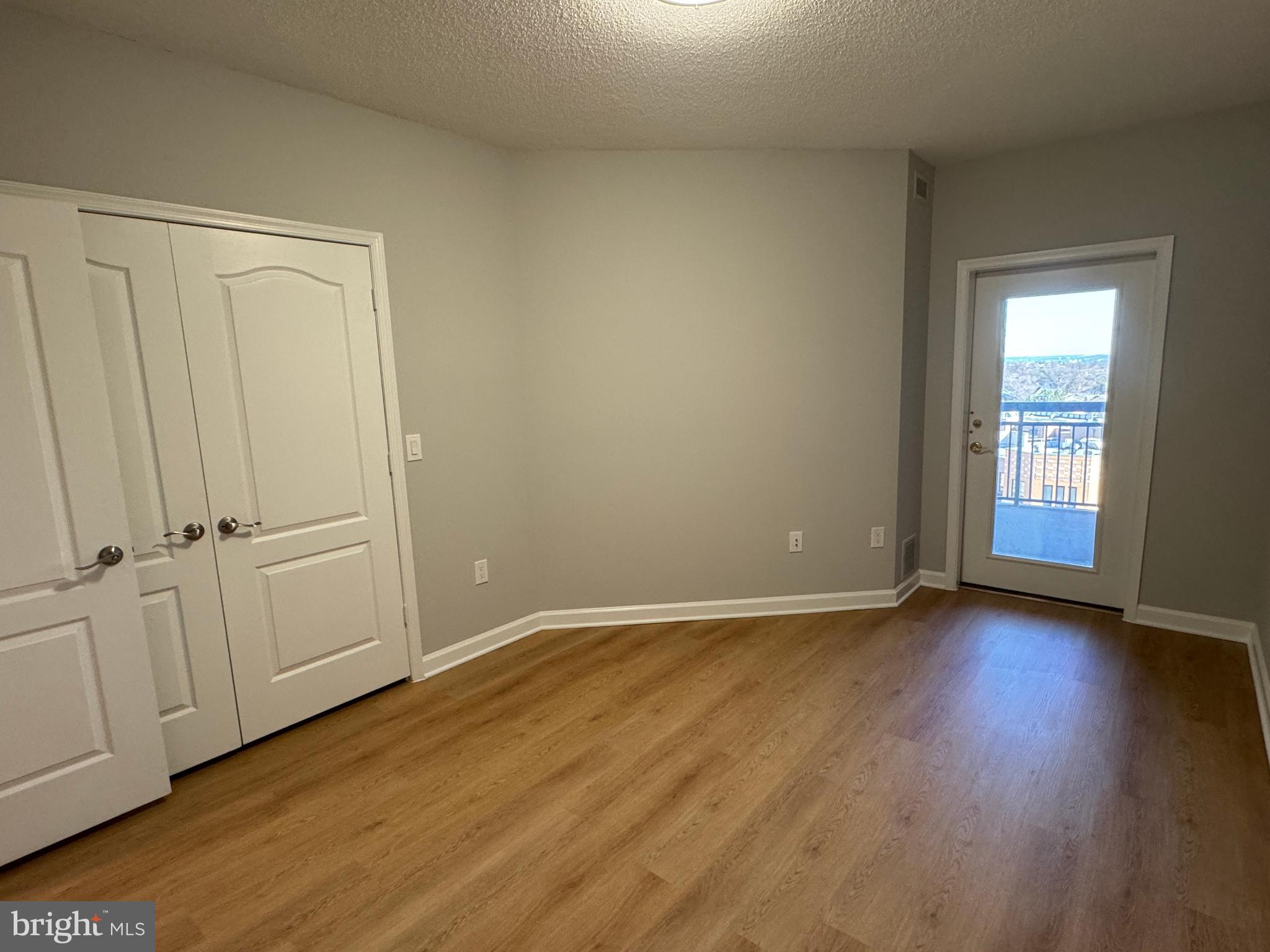 VIRGINIA SQUARE - Residential