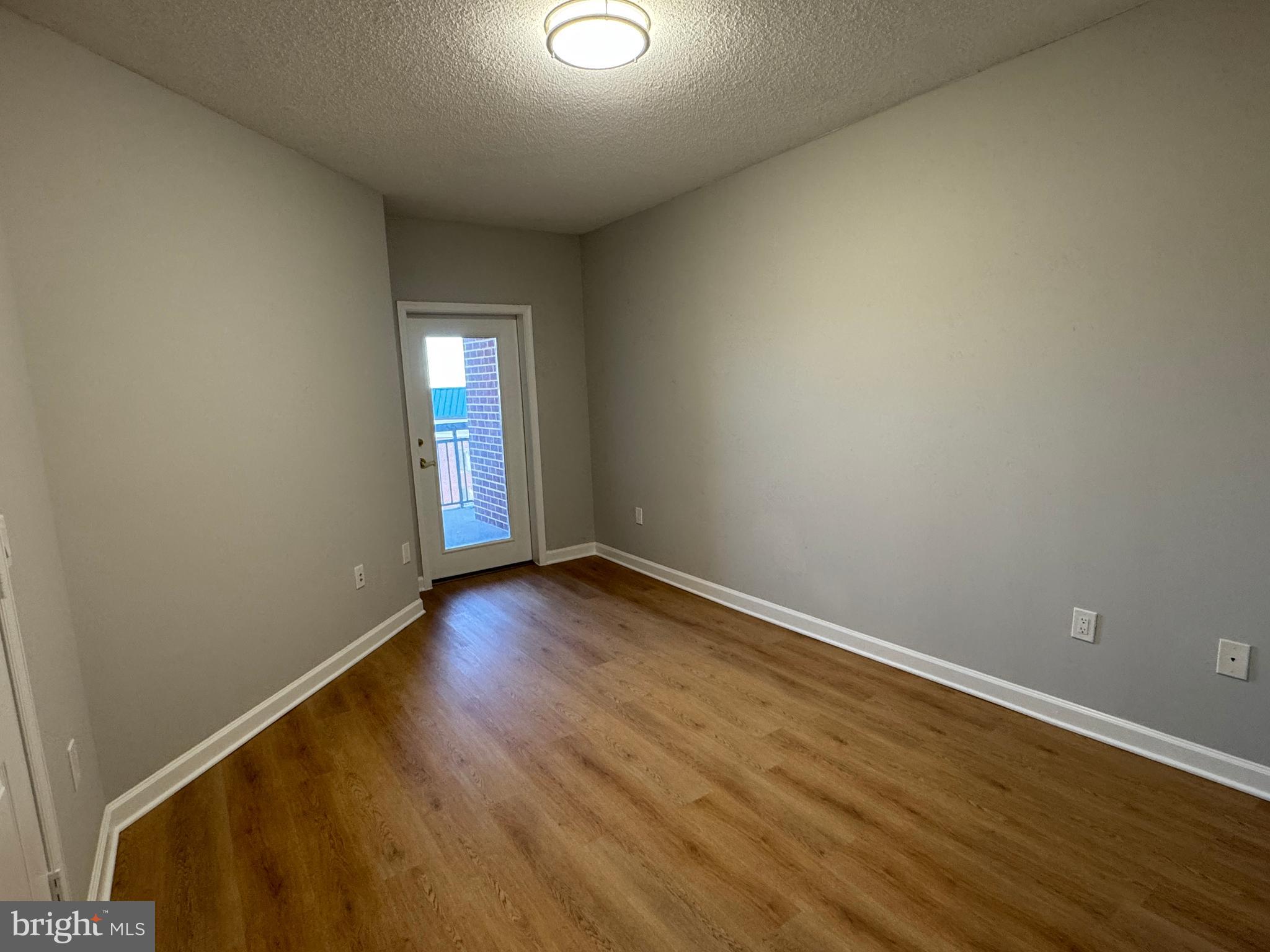 VIRGINIA SQUARE - Residential