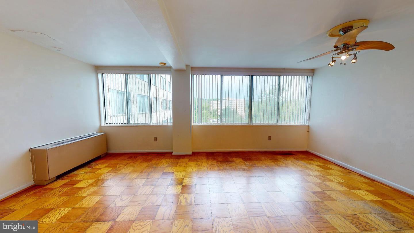 RIVER TOWERS - Residential Lease