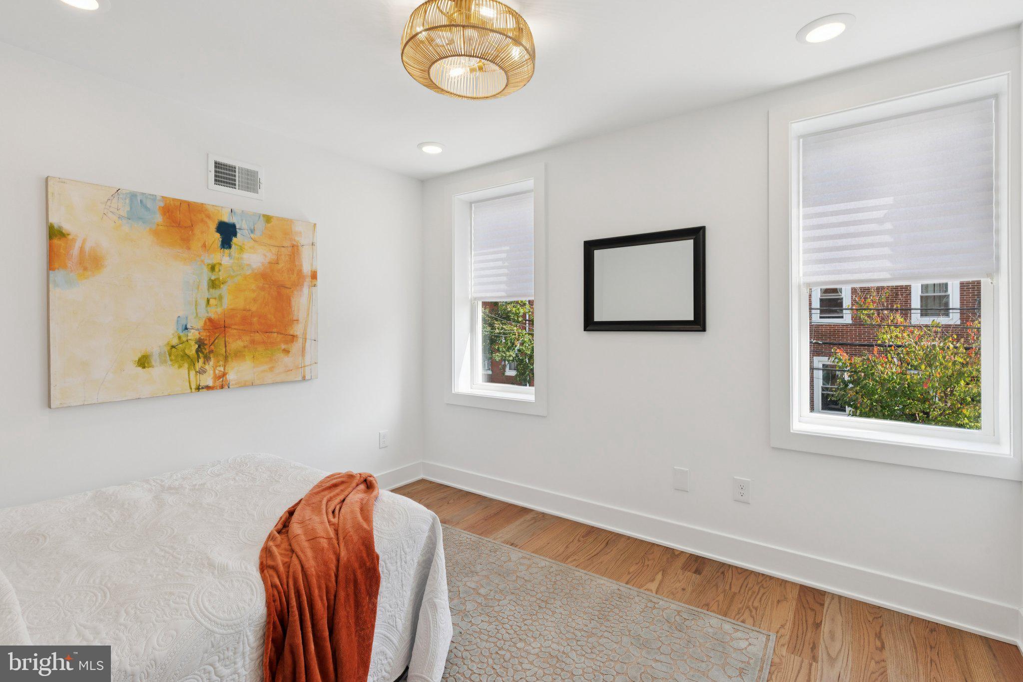 EAST FALLS - Residential