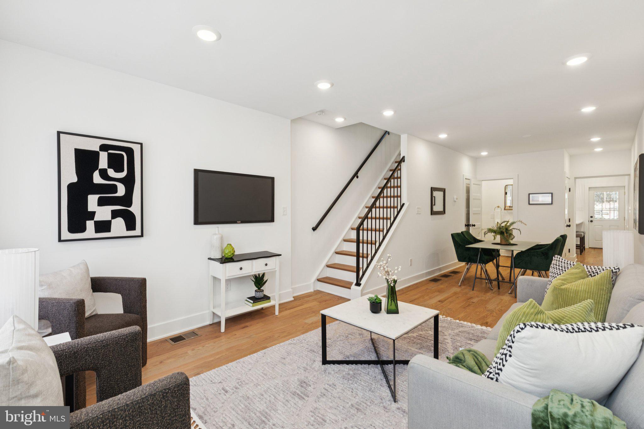 EAST FALLS - Residential