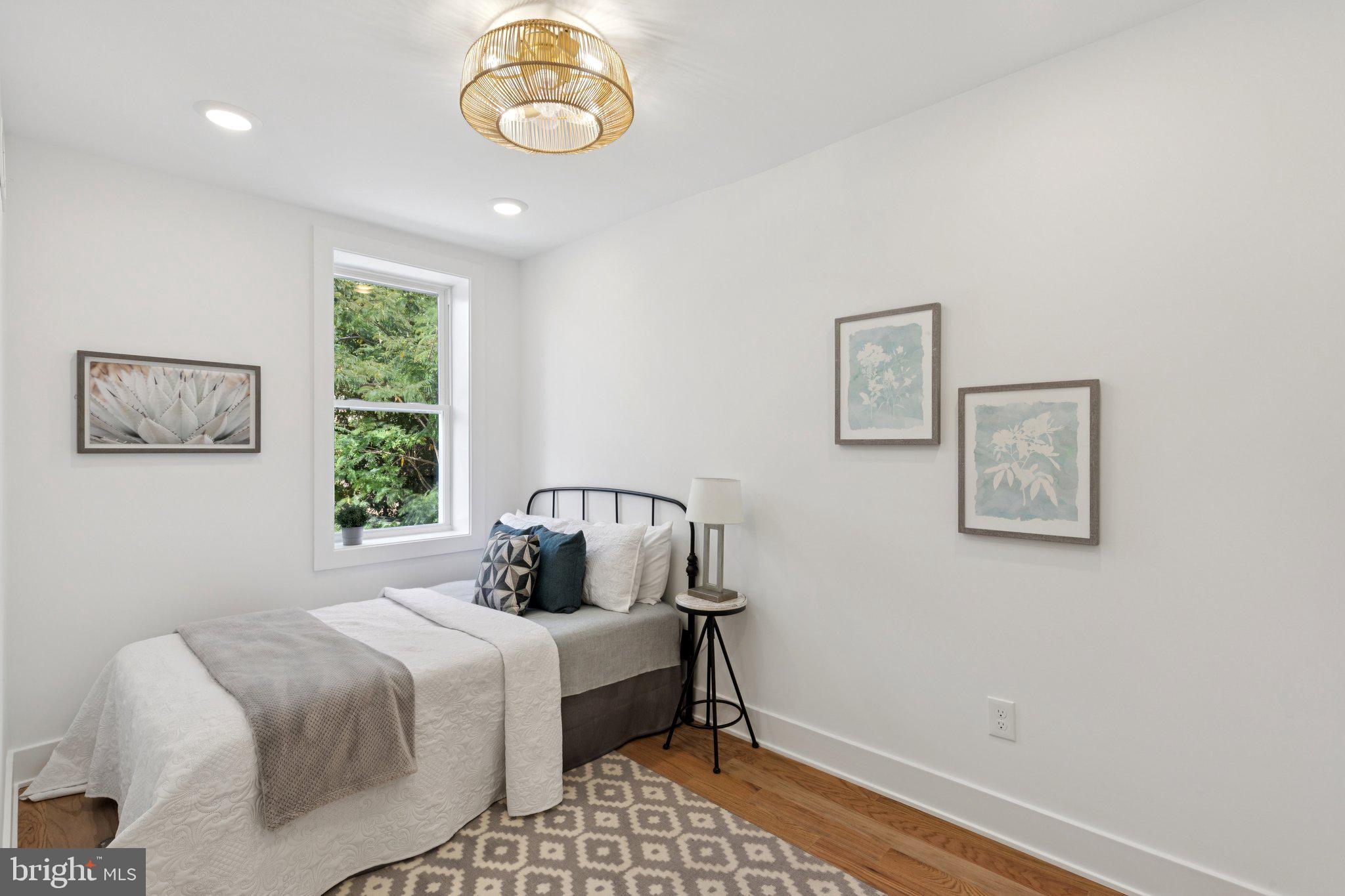 EAST FALLS - Residential