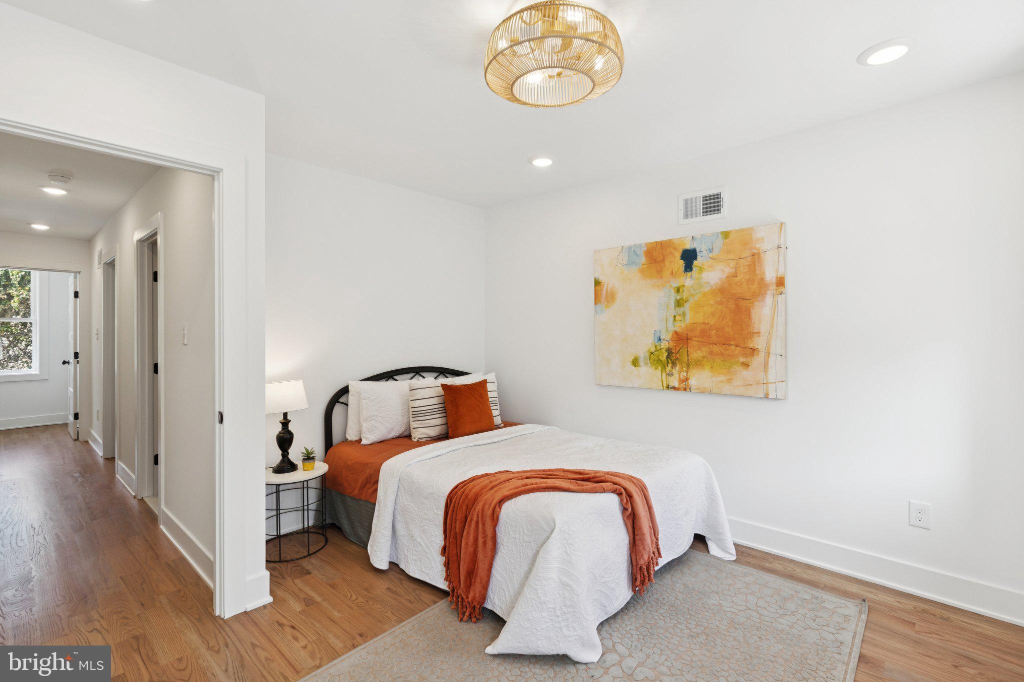 EAST FALLS - Residential