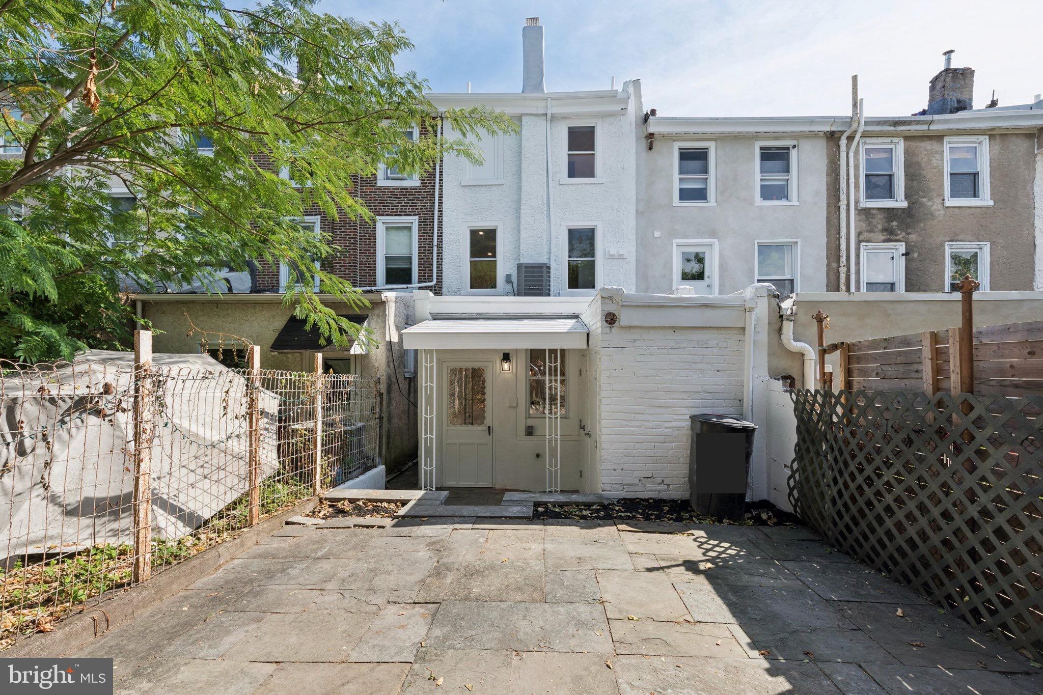 EAST FALLS - Residential