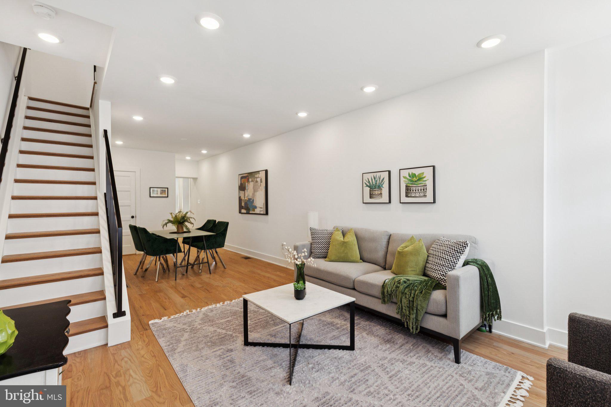 EAST FALLS - Residential