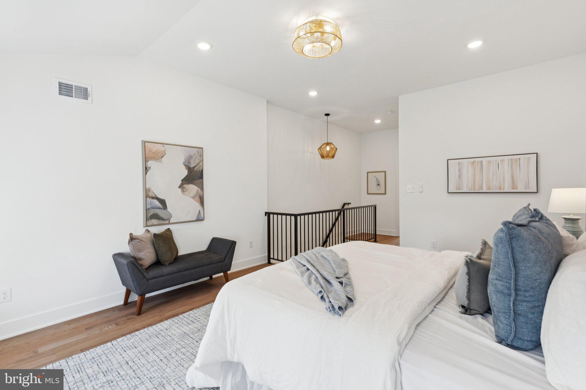 EAST FALLS - Residential