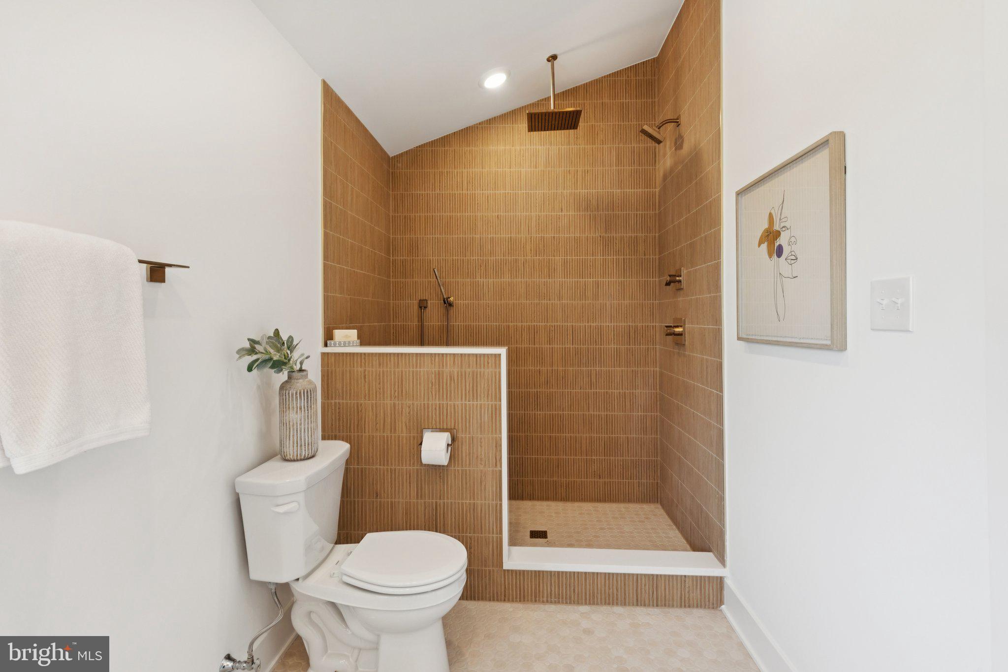 EAST FALLS - Residential