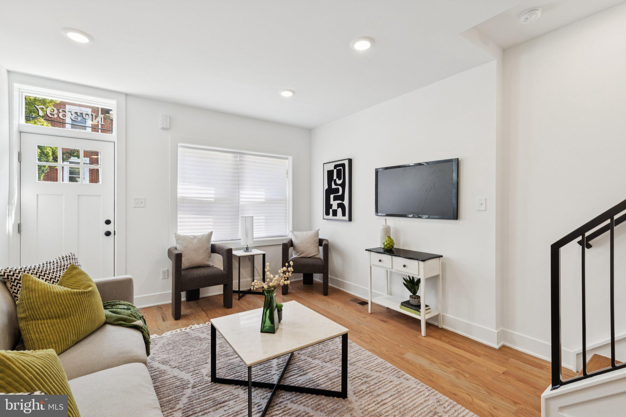 EAST FALLS - Residential