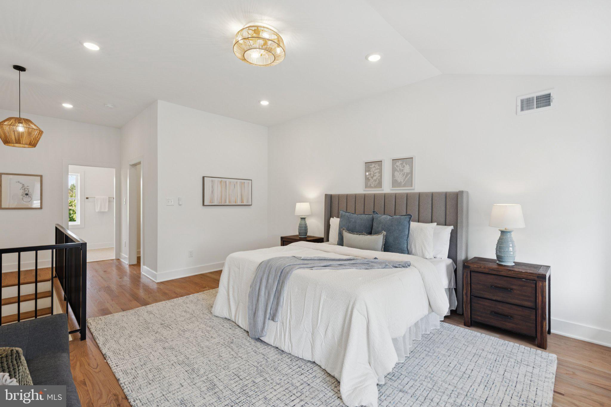 EAST FALLS - Residential