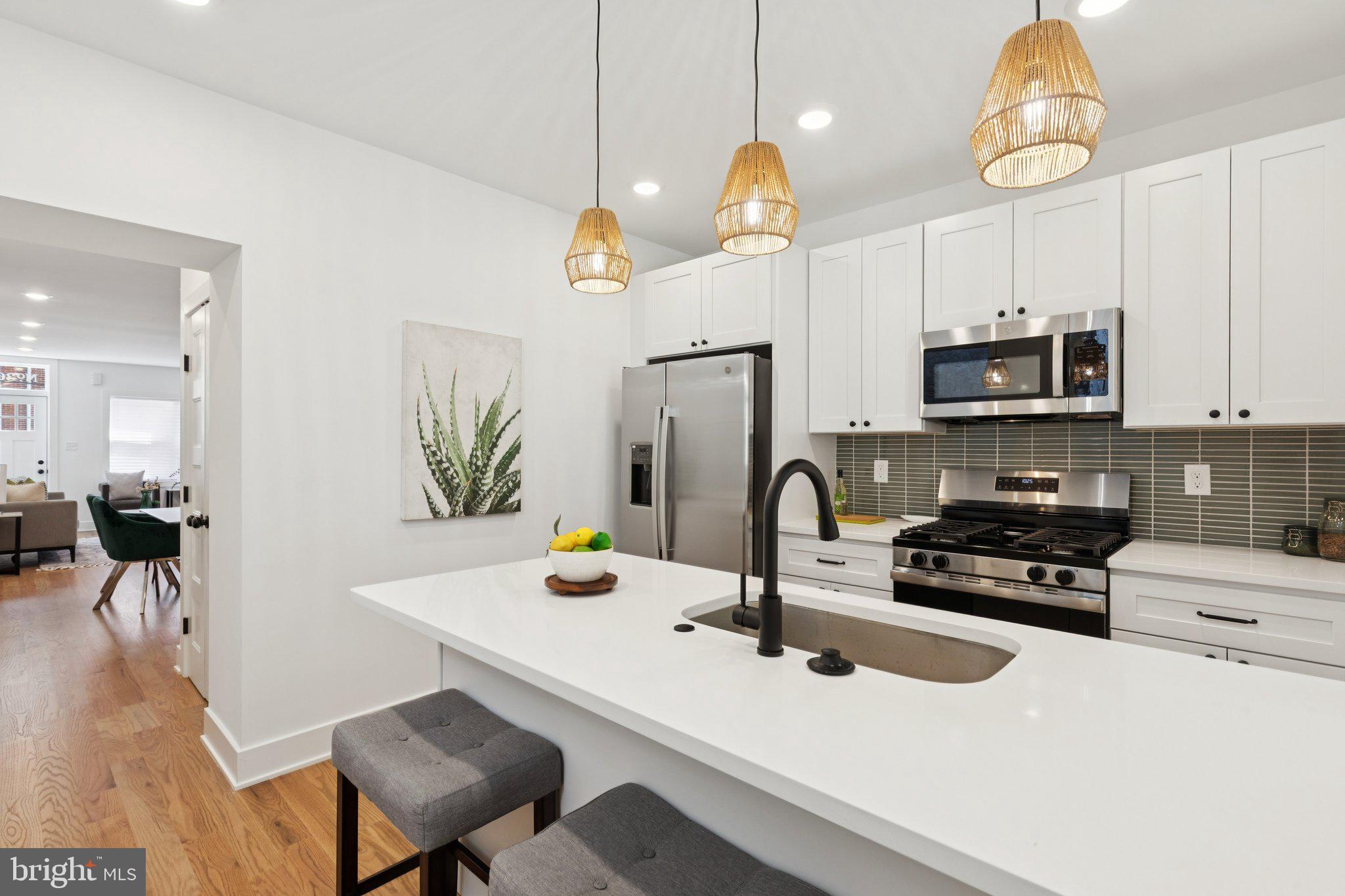 EAST FALLS - Residential