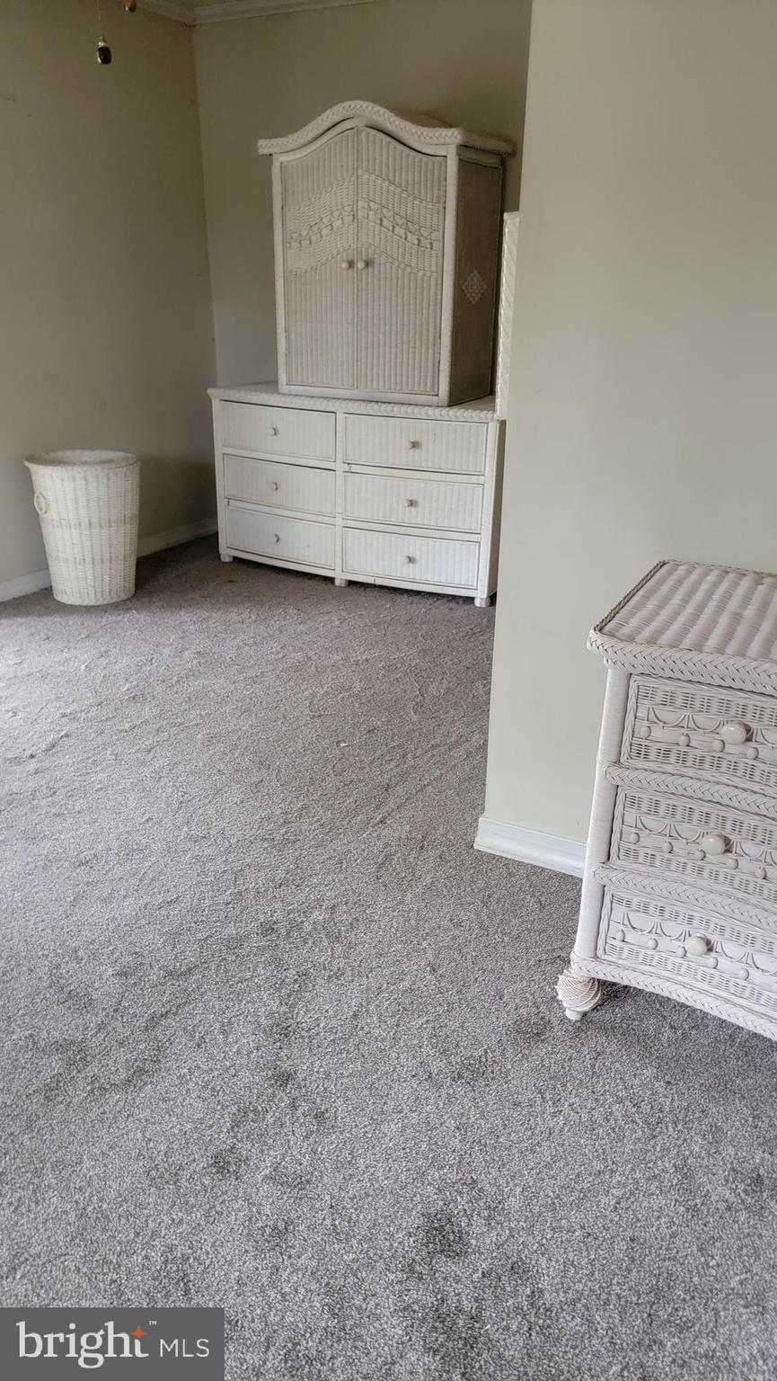 HOLLAND CLIFF SHORES - Residential