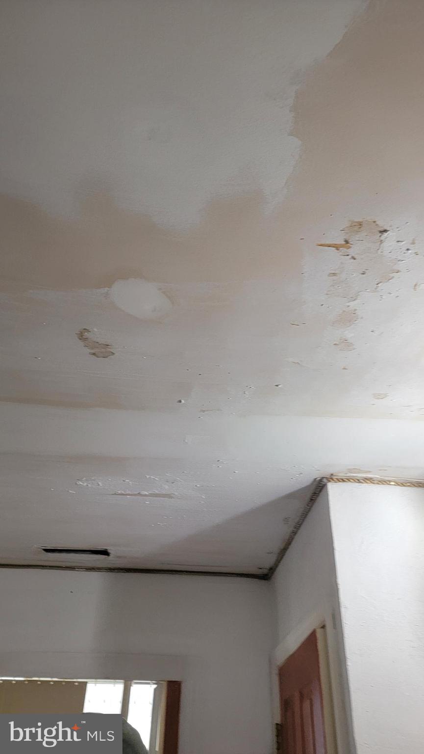 HOLLAND CLIFF SHORES - Residential