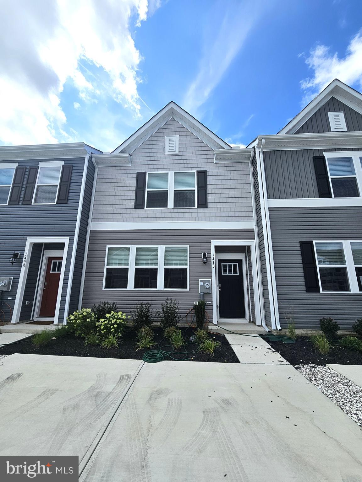 For Rent – Brand New 3BR/2.5BA Home in Heritage Trace – Salisbury, MD
Be the first to live in this stunning new construction home located in the desirable Heritage Trace community on Sugarplum Lane in Salisbury, MD.
This beautiful two-story home features a spacious open-concept layout on the main floor, perfect for entertaining and modern living. Enjoy all-new LVP flooring, a gourmet kitchen with granite countertops, stainless steel appliances, and a large dining and living area that flows seamlessly together. A convenient half bath and a large storage closet round out the main level.
Upstairs, you'll find three generously sized bedrooms, including a luxurious master suite complete with a walk-in closet, double sink vanity, and large walk-in shower. A second full bathroom and a laundry closet with a brand new washer and dryer complete the upper level.
Don't miss the opportunity to live in a fresh, modern home in a growing community just minutes from shopping, dining, and everything Salisbury has to offer!
