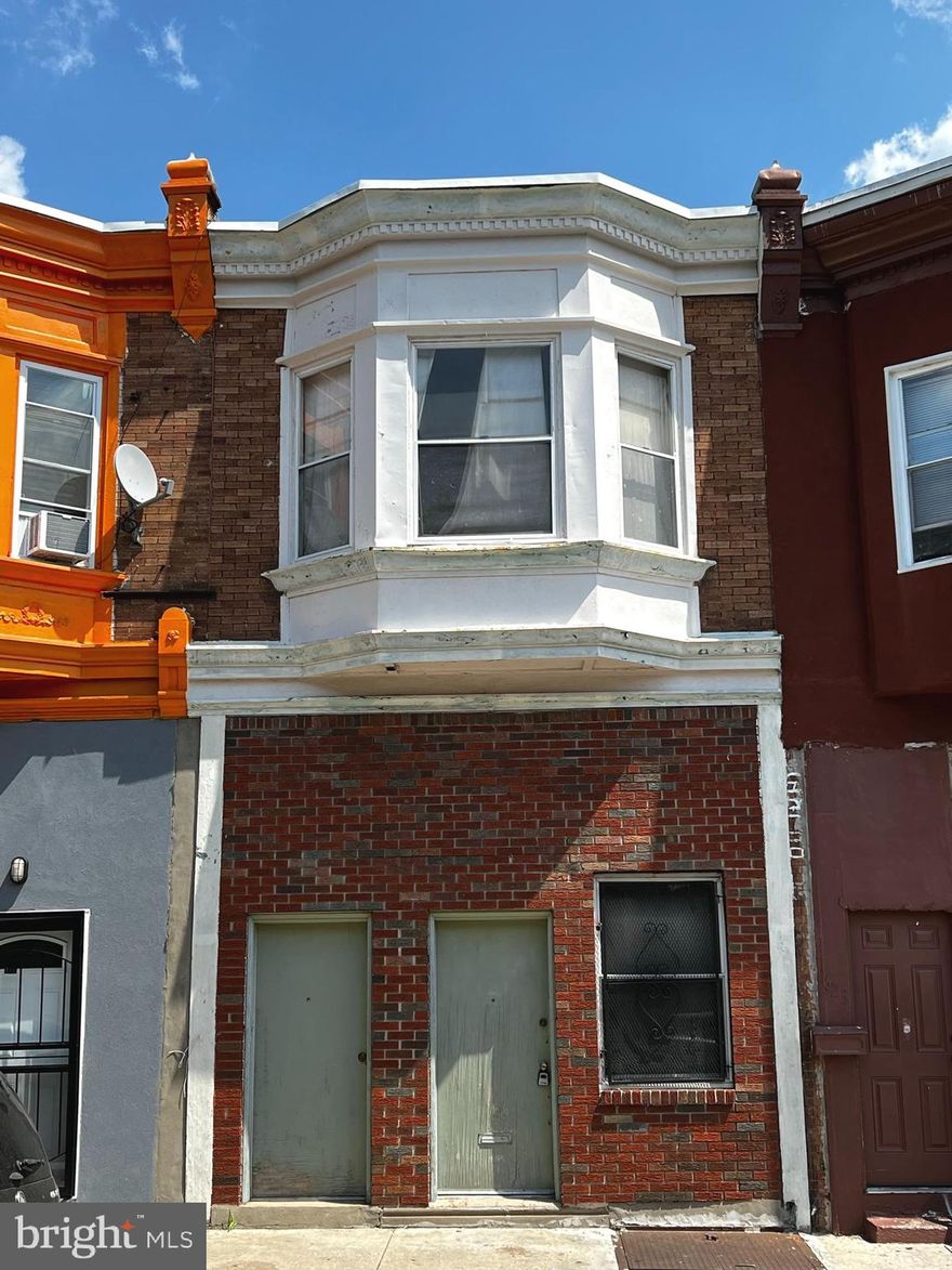 Investor Opportunity! This CMX2-zoned property allows for endless possibilities. The property is in need of full renovation. Can be commercial on the 1st floor, and residential on the 2nd floor. Just off of Cedar Ave, 621 S 60th St is on a bustling commercial corridor with restaurants, shops, daycares and other businesses all nearby. Don't miss your opportunity!