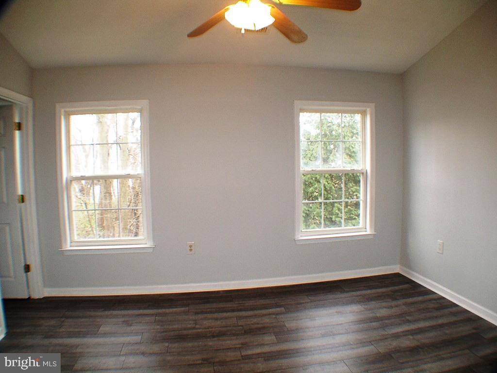 LAUREL RIDGE - Residential