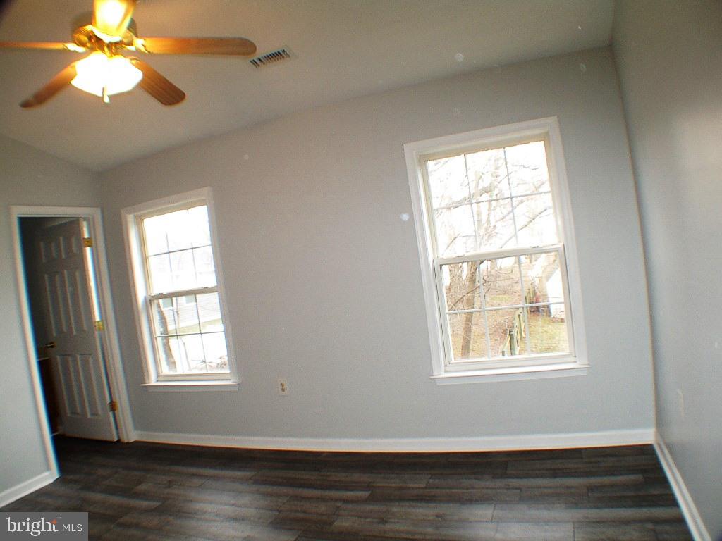 LAUREL RIDGE - Residential