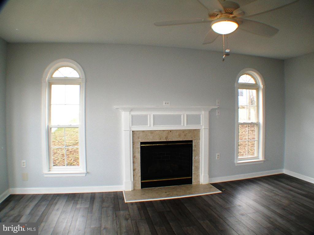 LAUREL RIDGE - Residential