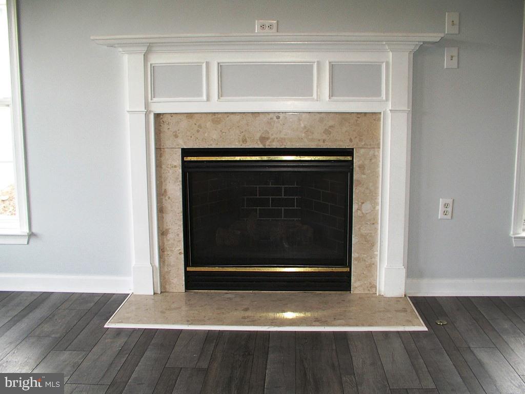 LAUREL RIDGE - Residential