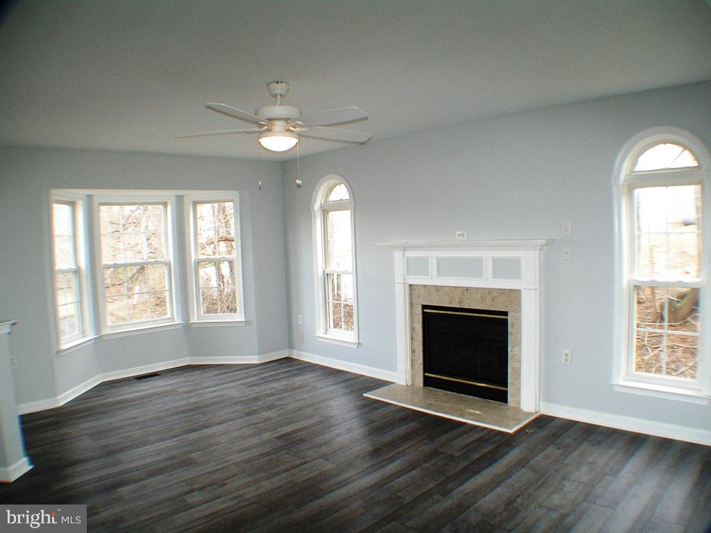 LAUREL RIDGE - Residential