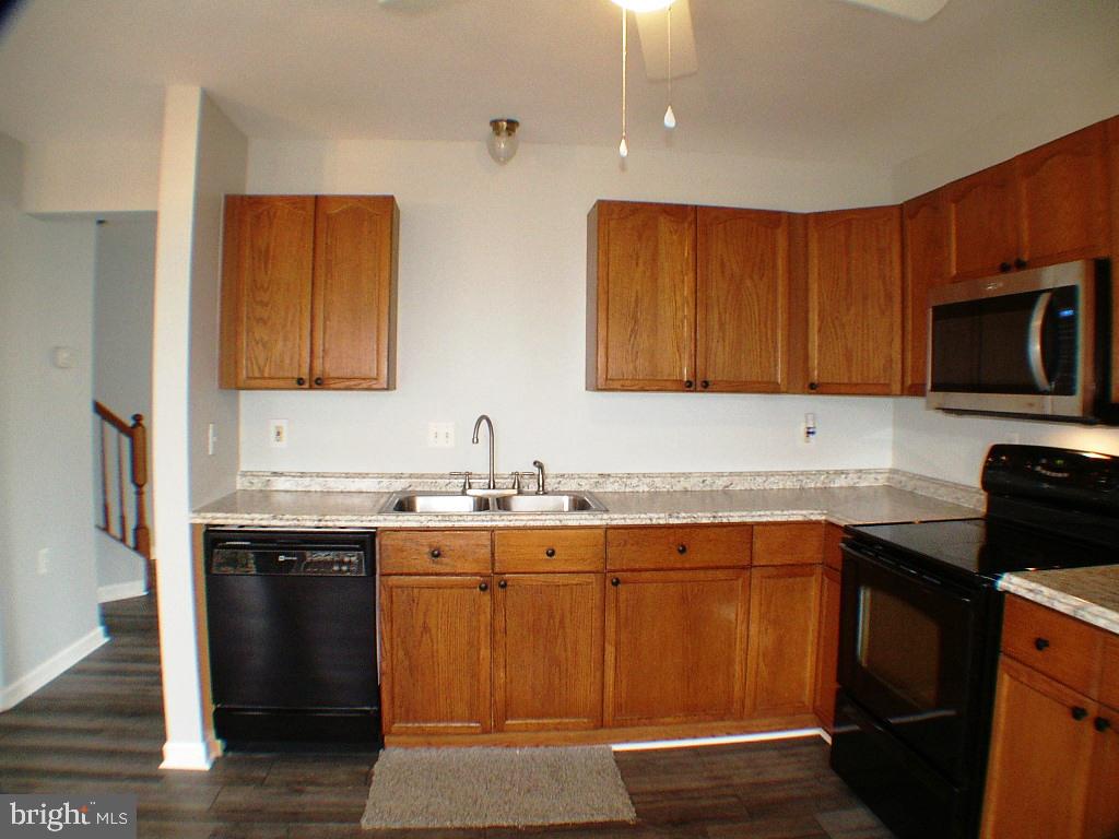 LAUREL RIDGE - Residential