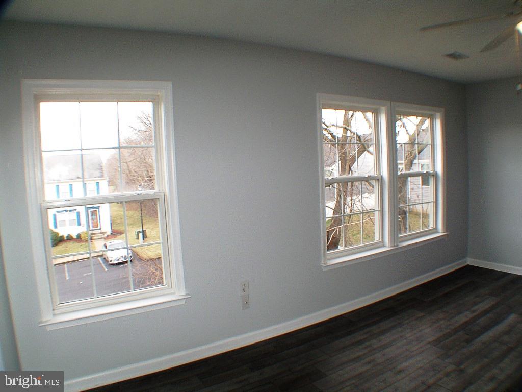 LAUREL RIDGE - Residential