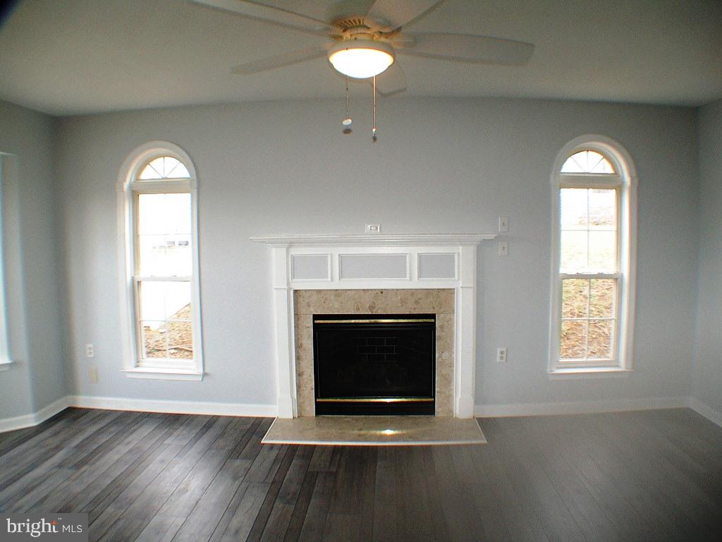 LAUREL RIDGE - Residential