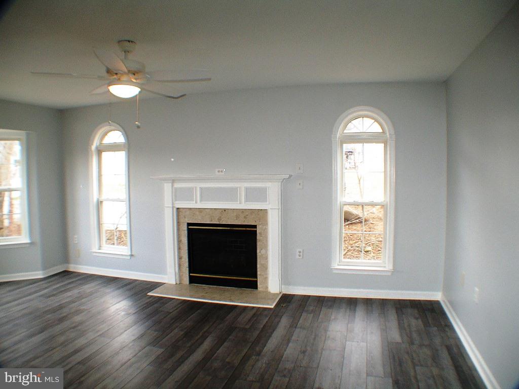 LAUREL RIDGE - Residential