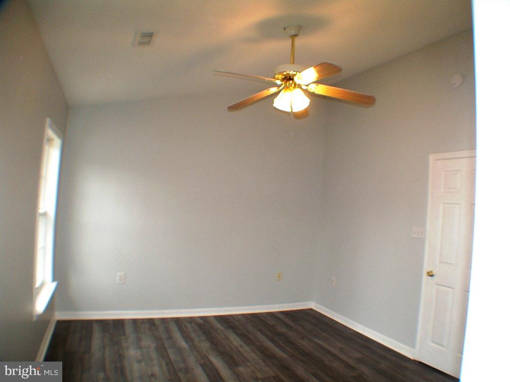 LAUREL RIDGE - Residential