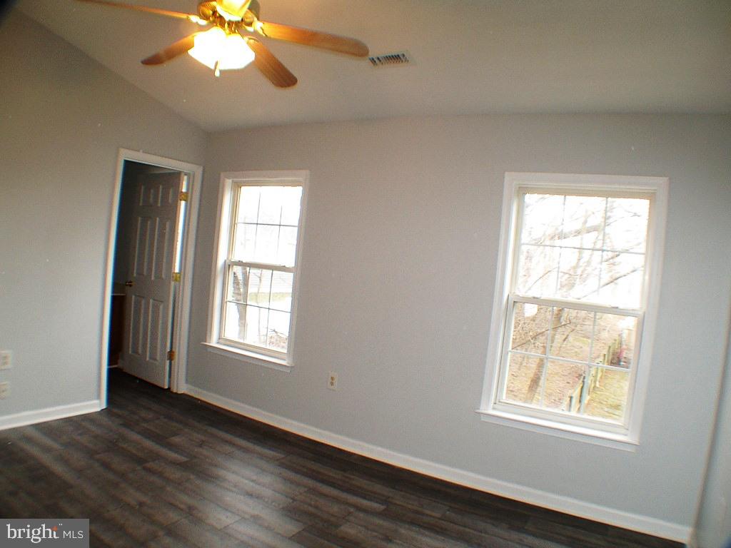 LAUREL RIDGE - Residential