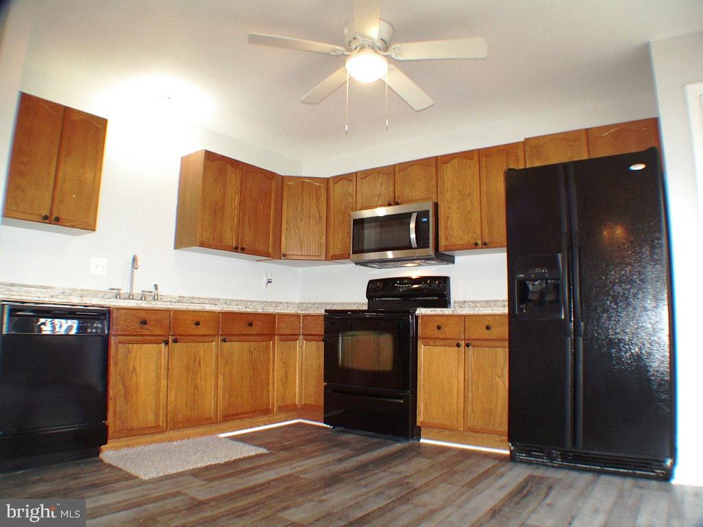 LAUREL RIDGE - Residential