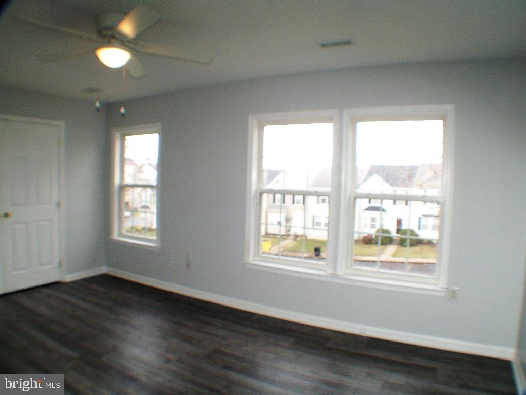 LAUREL RIDGE - Residential