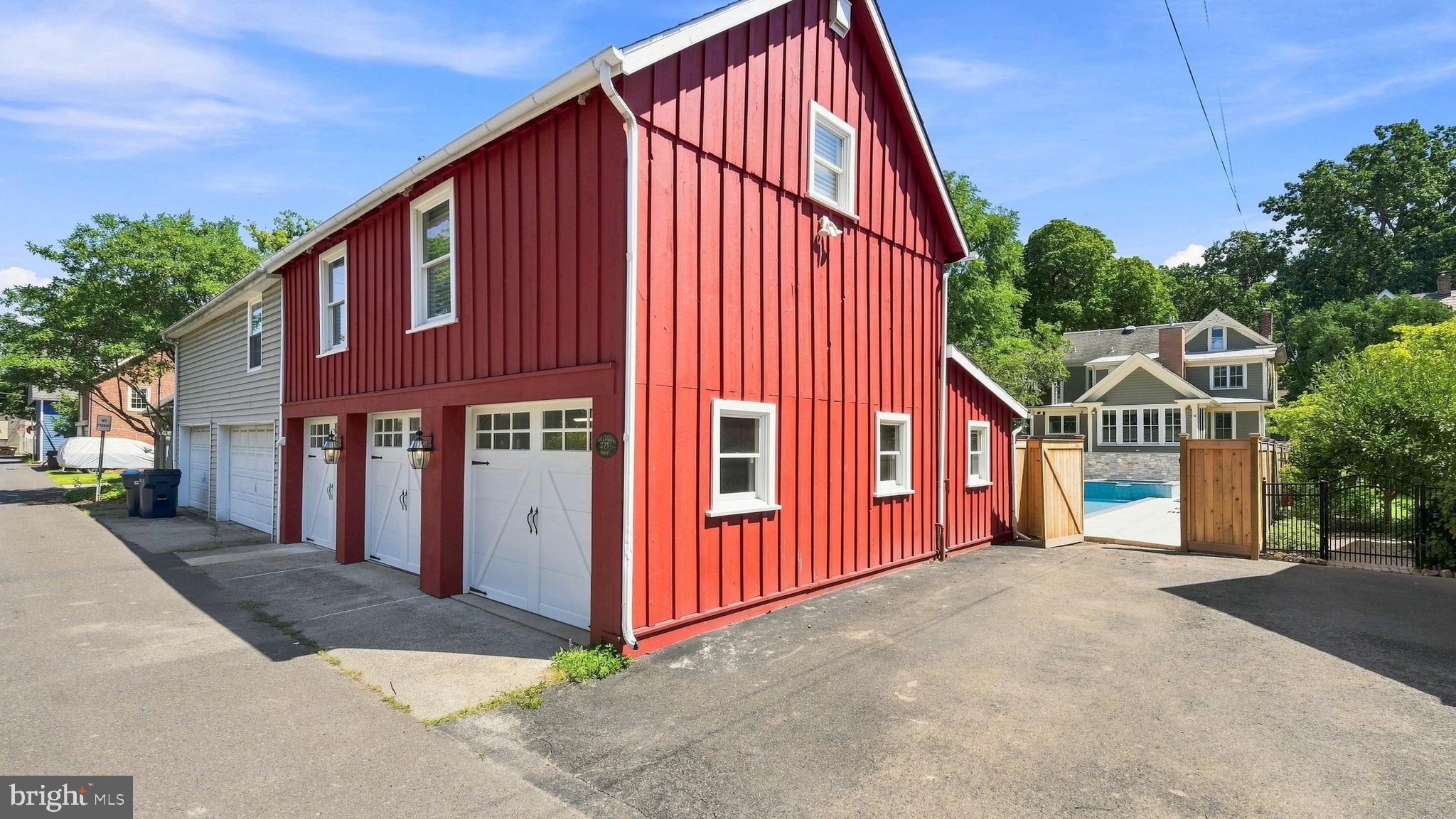 275 W COURT STREET