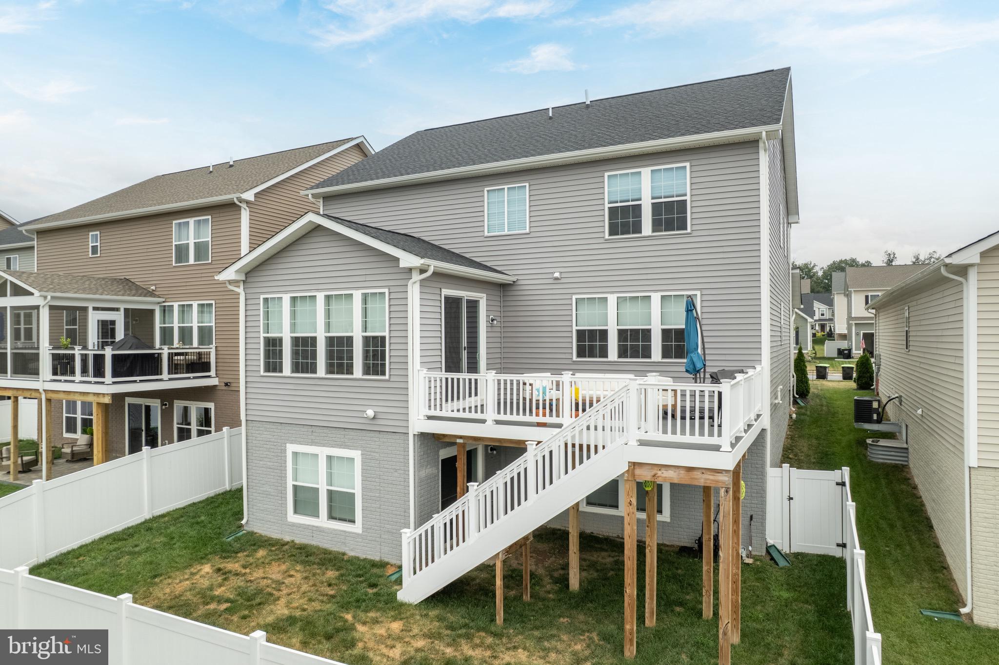 RAVEN OAKS - Residential