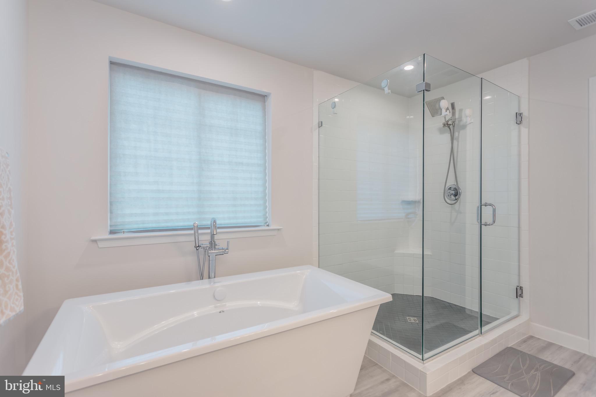 RAVEN OAKS - Residential